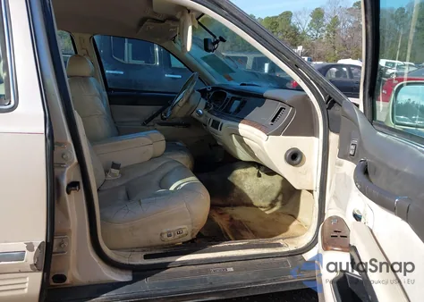 1995 Lincoln Town Car Cartier z USA, uszkodzony, nr VIN 1LNLM83W1SY630125